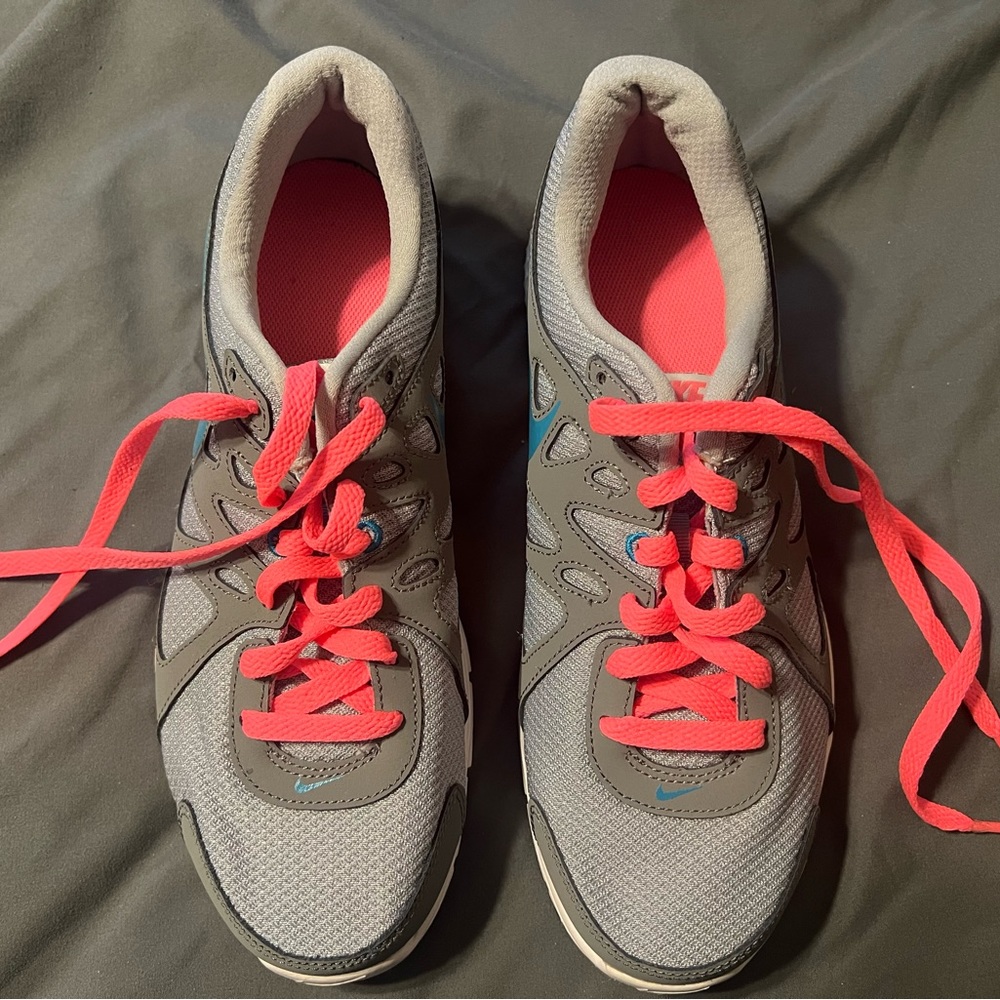 NWOT Nike Sneakers sz 10
